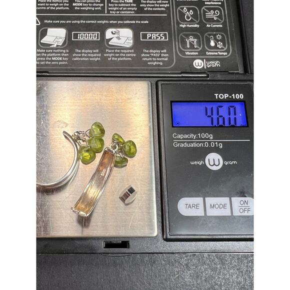 NEW peridot sterling silver crescent hoop earrings - Picture 16 of 16